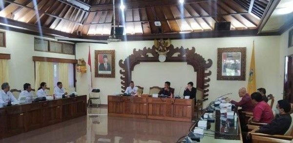 podiumnews.com-DPRD Bali Minta KIP Gencarkan Sosialisasi Keberadaan Lembaga